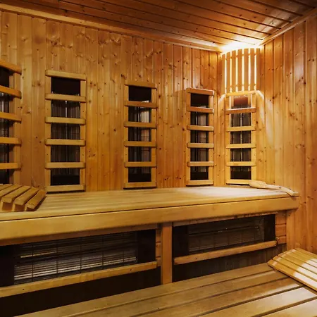 מלון דירות Jaskowy Dworek 4*