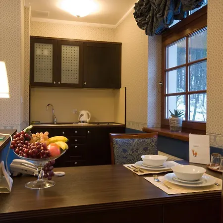 Jaskowy Dworek Aparthotel 4*