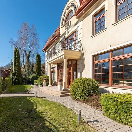 Hotel apartamentowy Jaśkowy Dworek