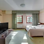 Jaskowy Dworek 4*