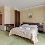 Jaskowy Dworek 4*