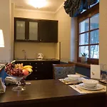 Jaskowy Dworek Aparthotel 4*