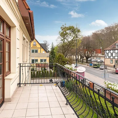 Jaskowy Dworek 4*